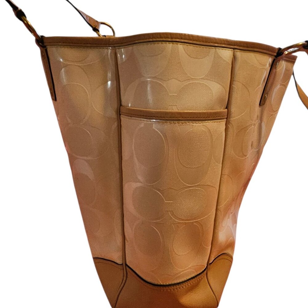 Beautiful Coach Bag - Picture 7 of 17